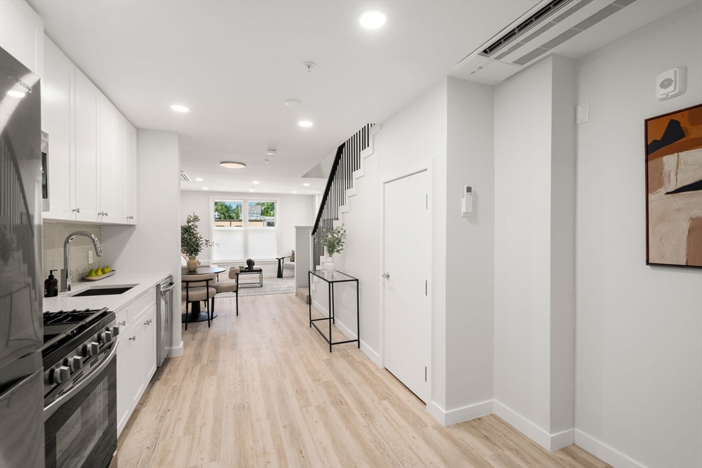 602 Canterbury # 9U