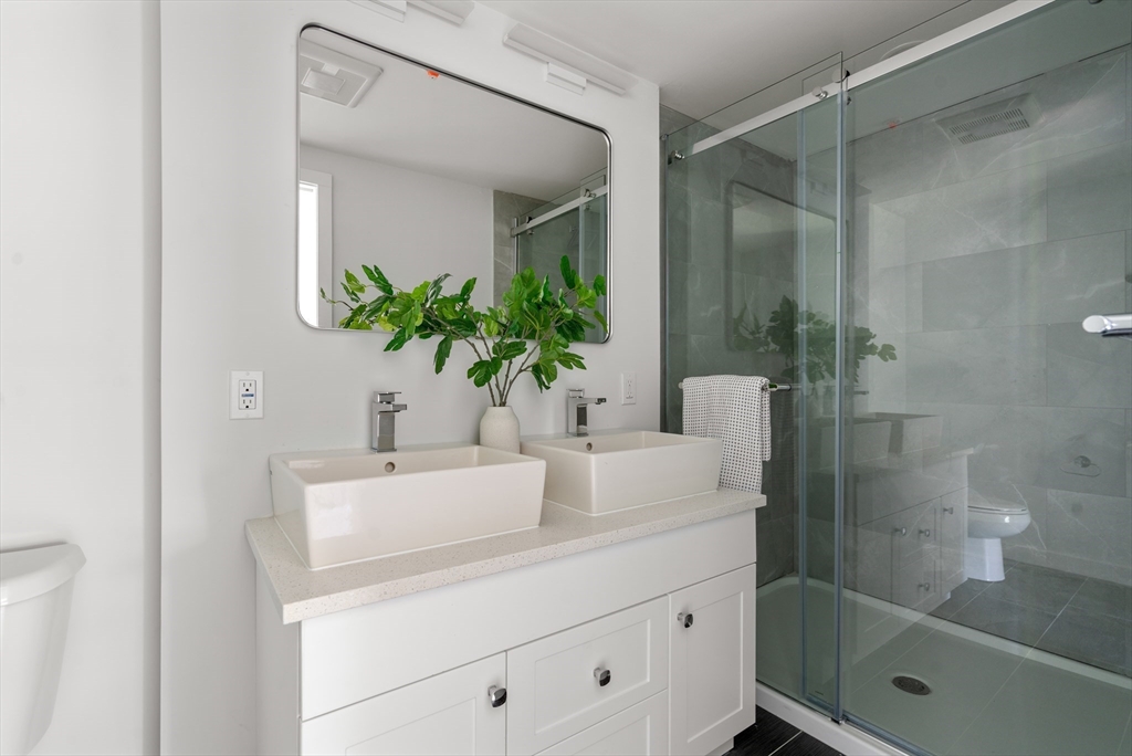602 Canterbury # 9U