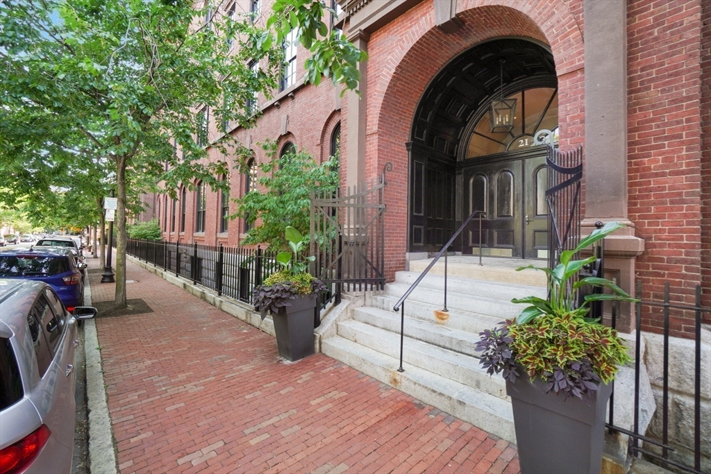 21 Father Francis Gilday St # 402