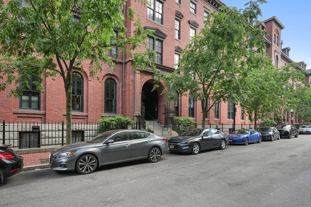 21 Father Francis Gilday St # 402
