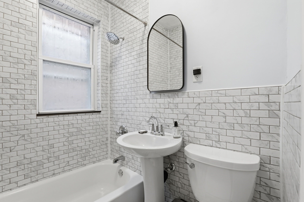 1896 Beacon St Unit: PH3