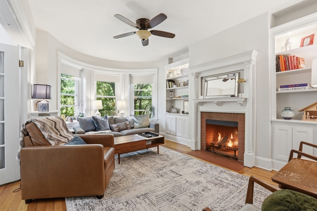 1896 Beacon St Unit: PH3