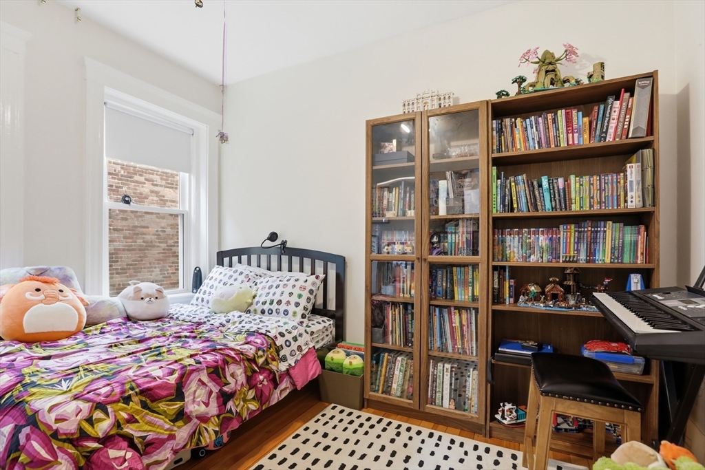 1896 Beacon St Unit: PH3