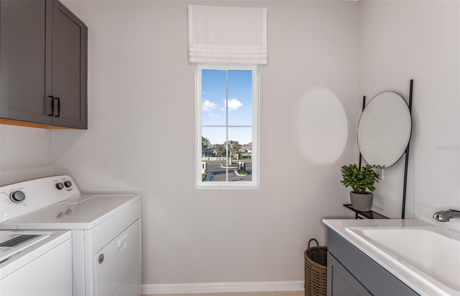1664 FALLON PASS