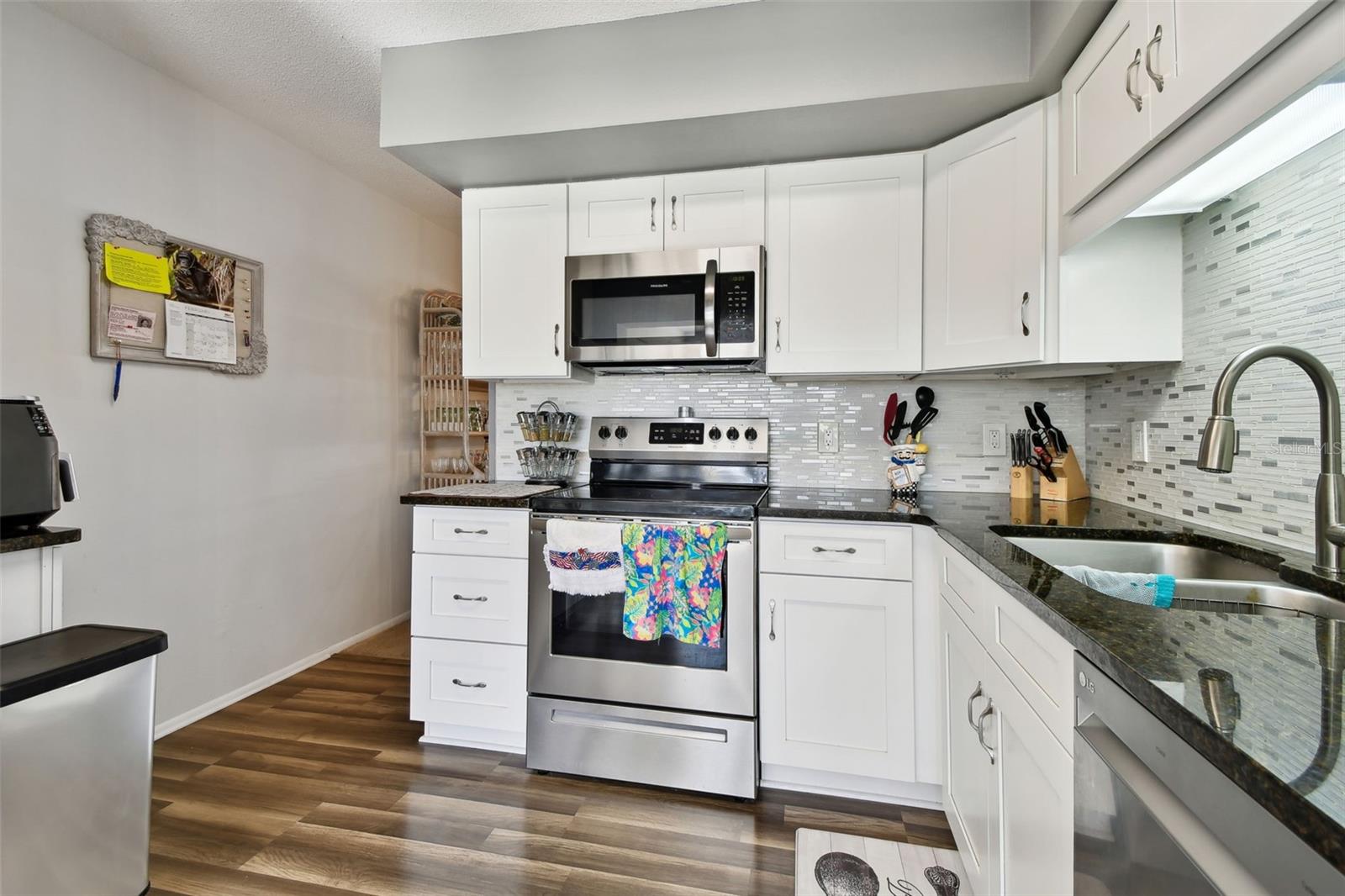 2459 COLUMBIA DR #3