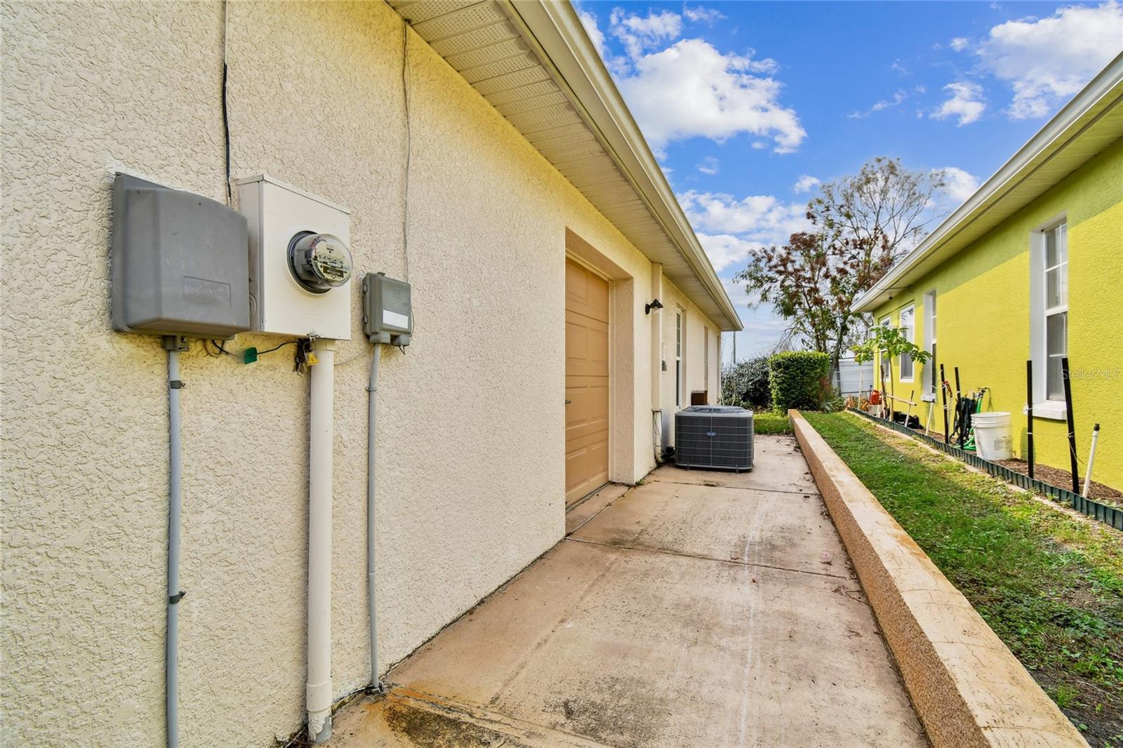 10416 MOSHIE LN