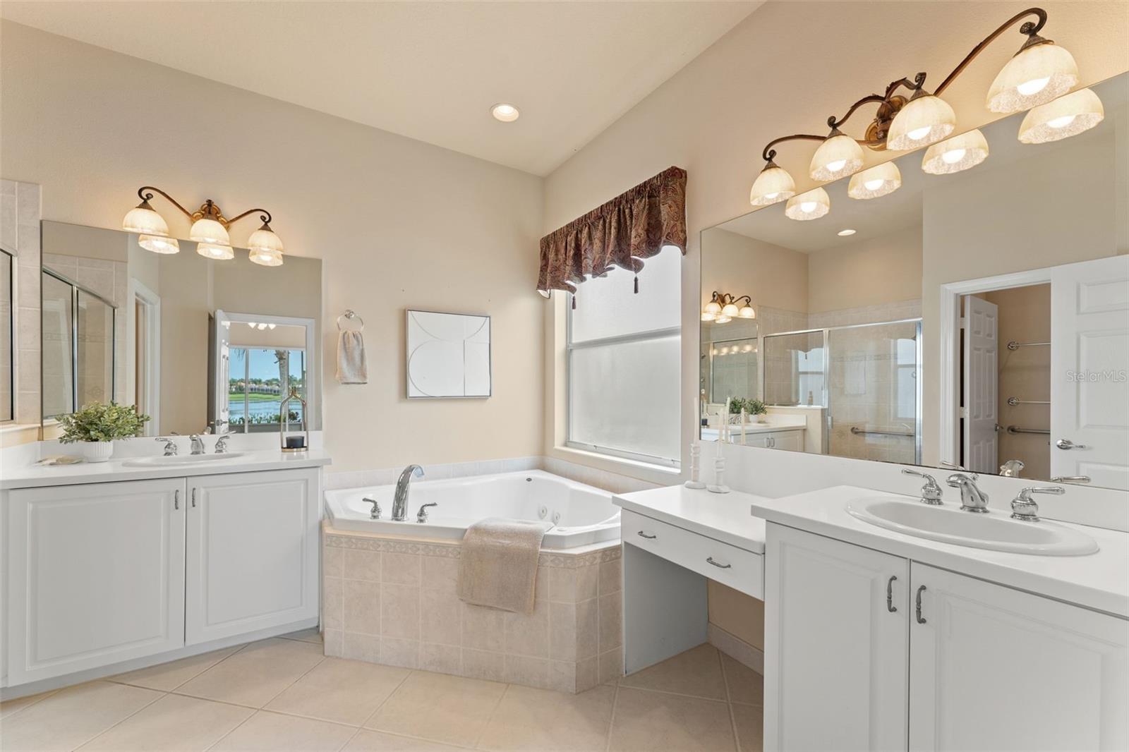 5009 SANDY BROOK CIR