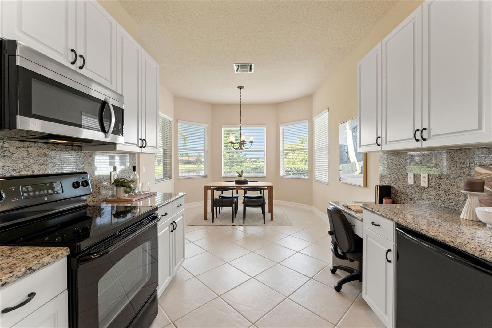 5009 SANDY BROOK CIR