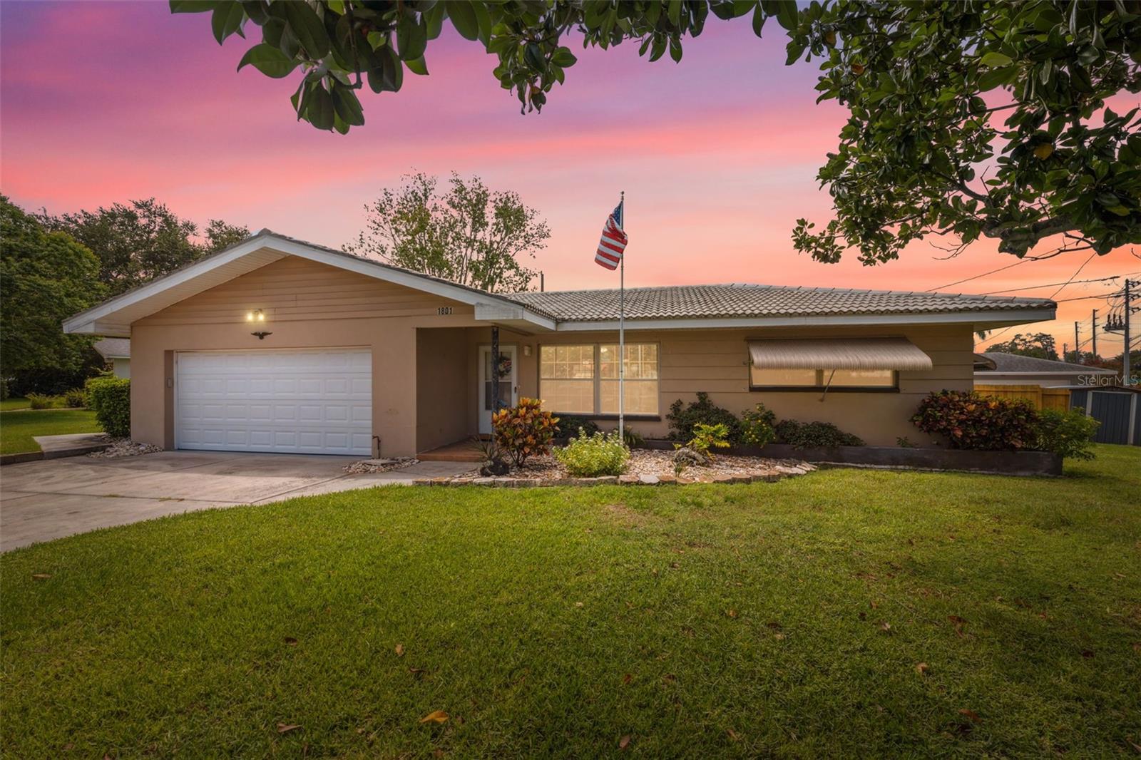 1801 REDCOAT LN
