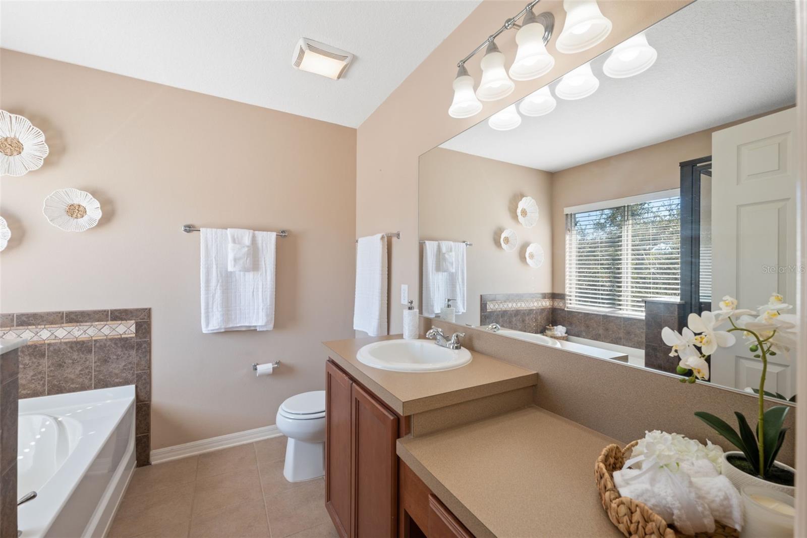 10921 KENSINGTON PARK AVE