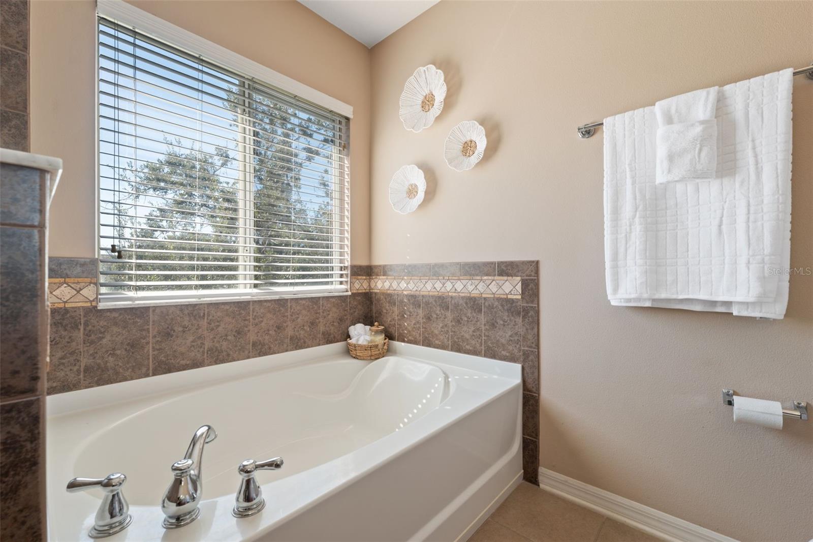 10921 KENSINGTON PARK AVE