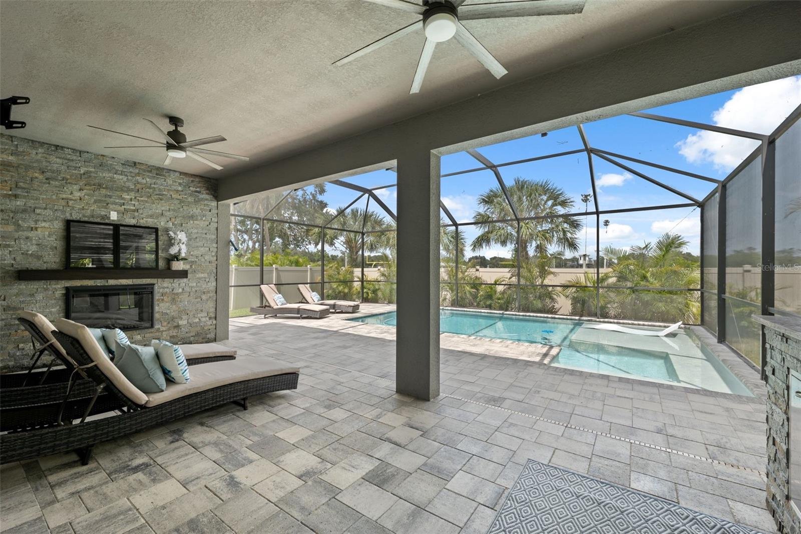 10623 CARDERA DR