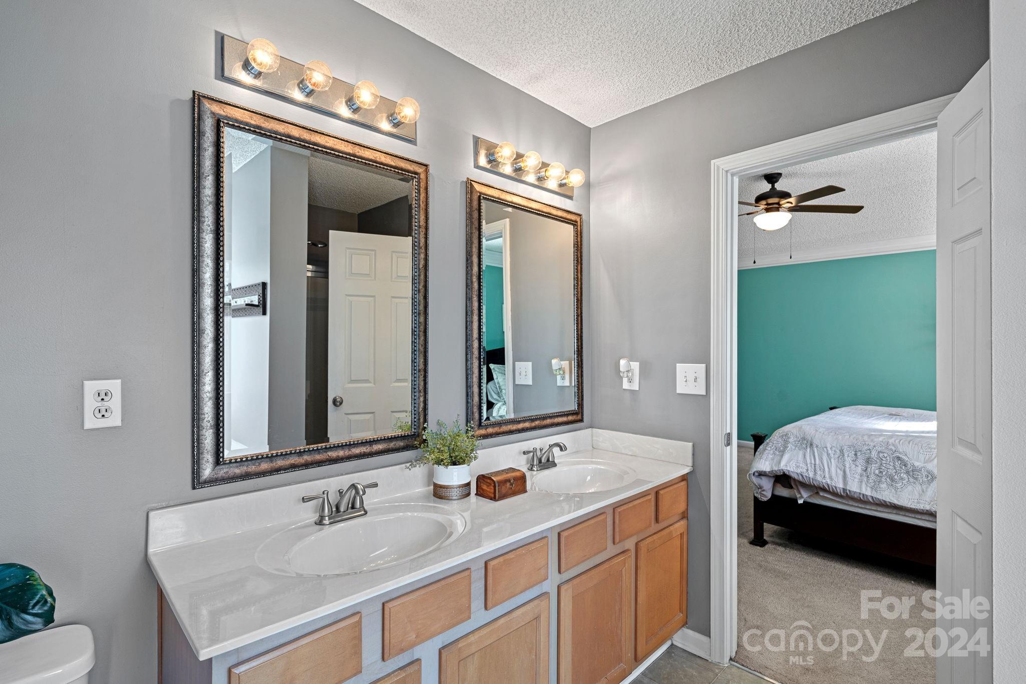5012 Mesa Court
