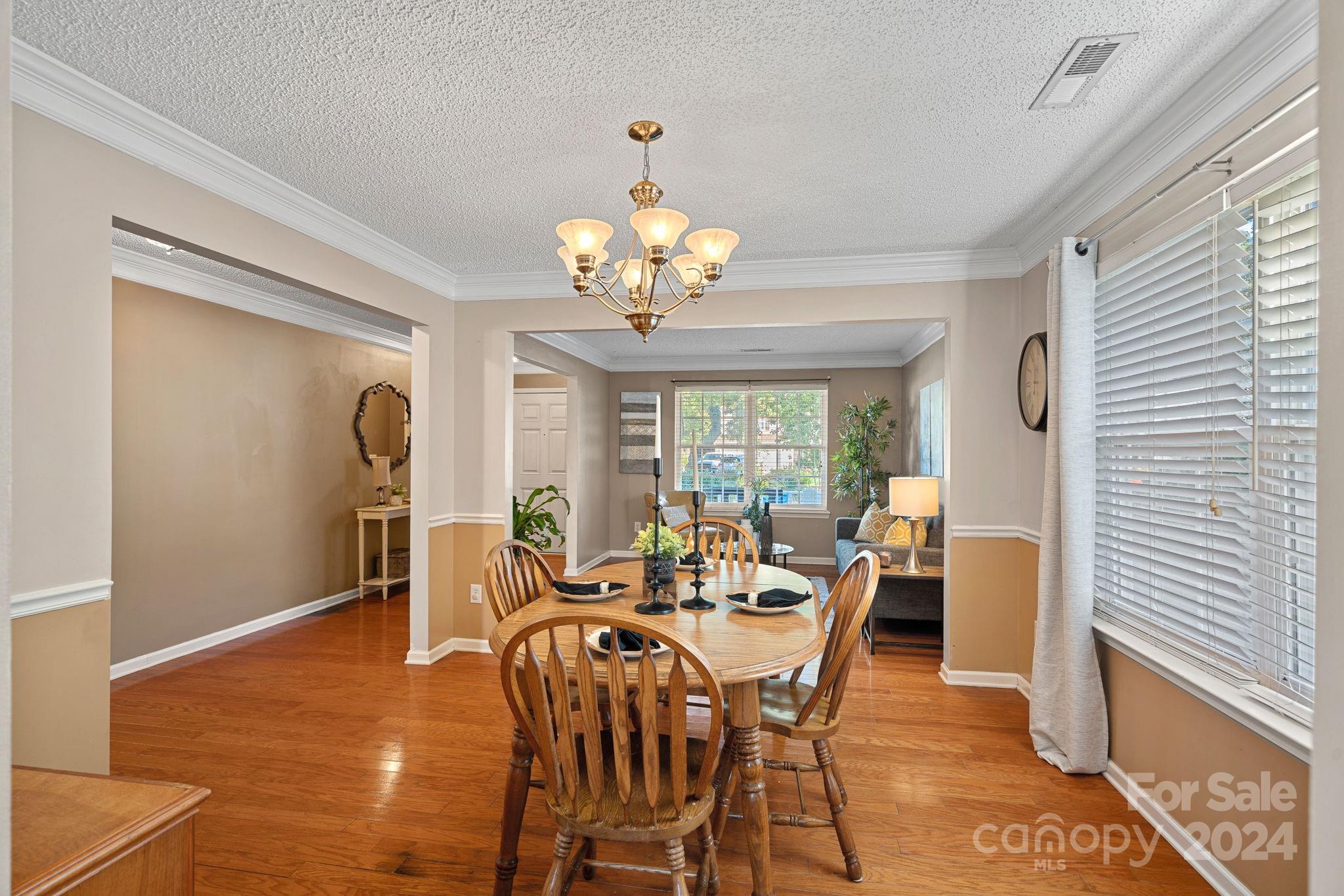 5012 Mesa Court
