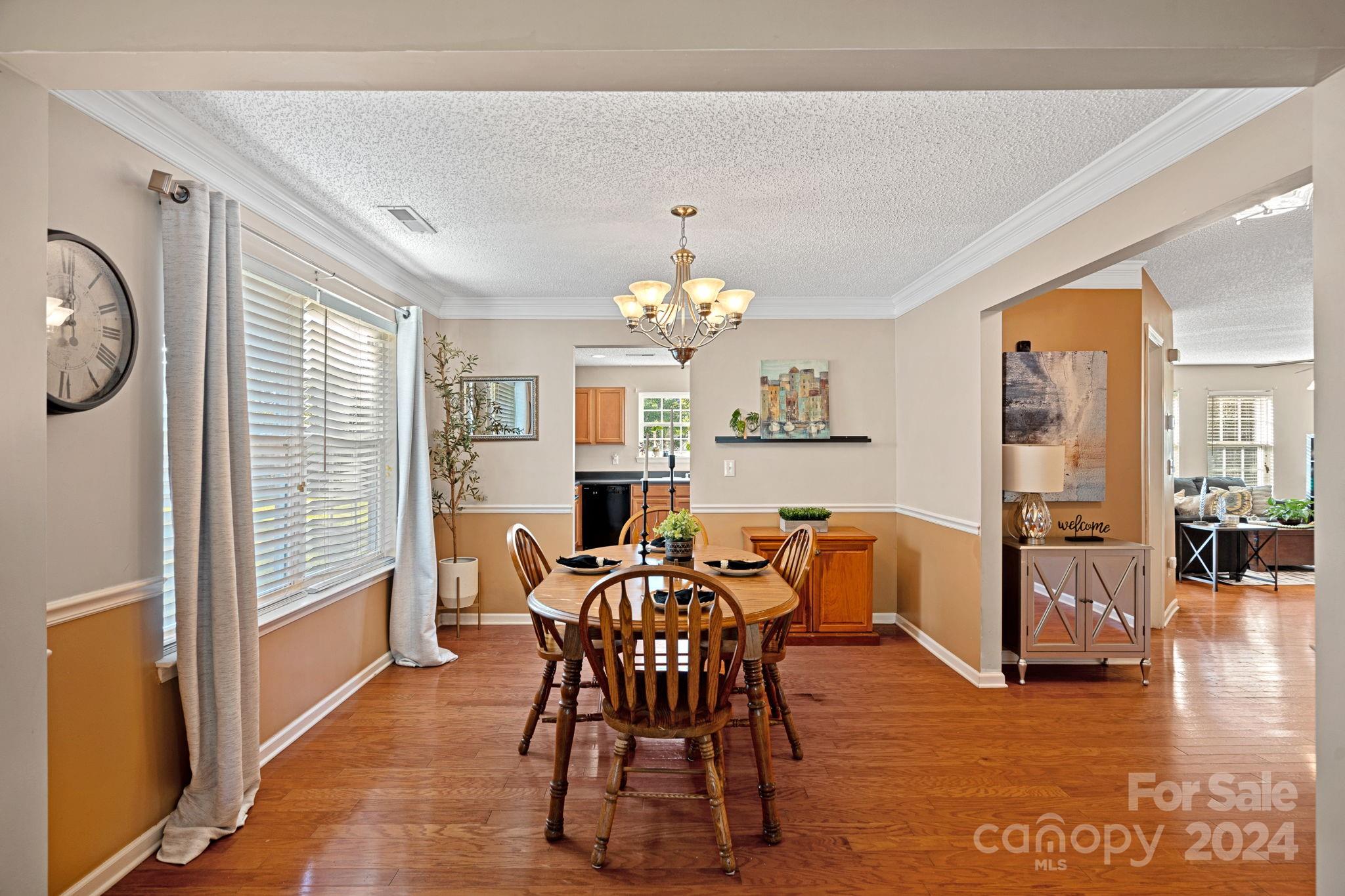 5012 Mesa Court