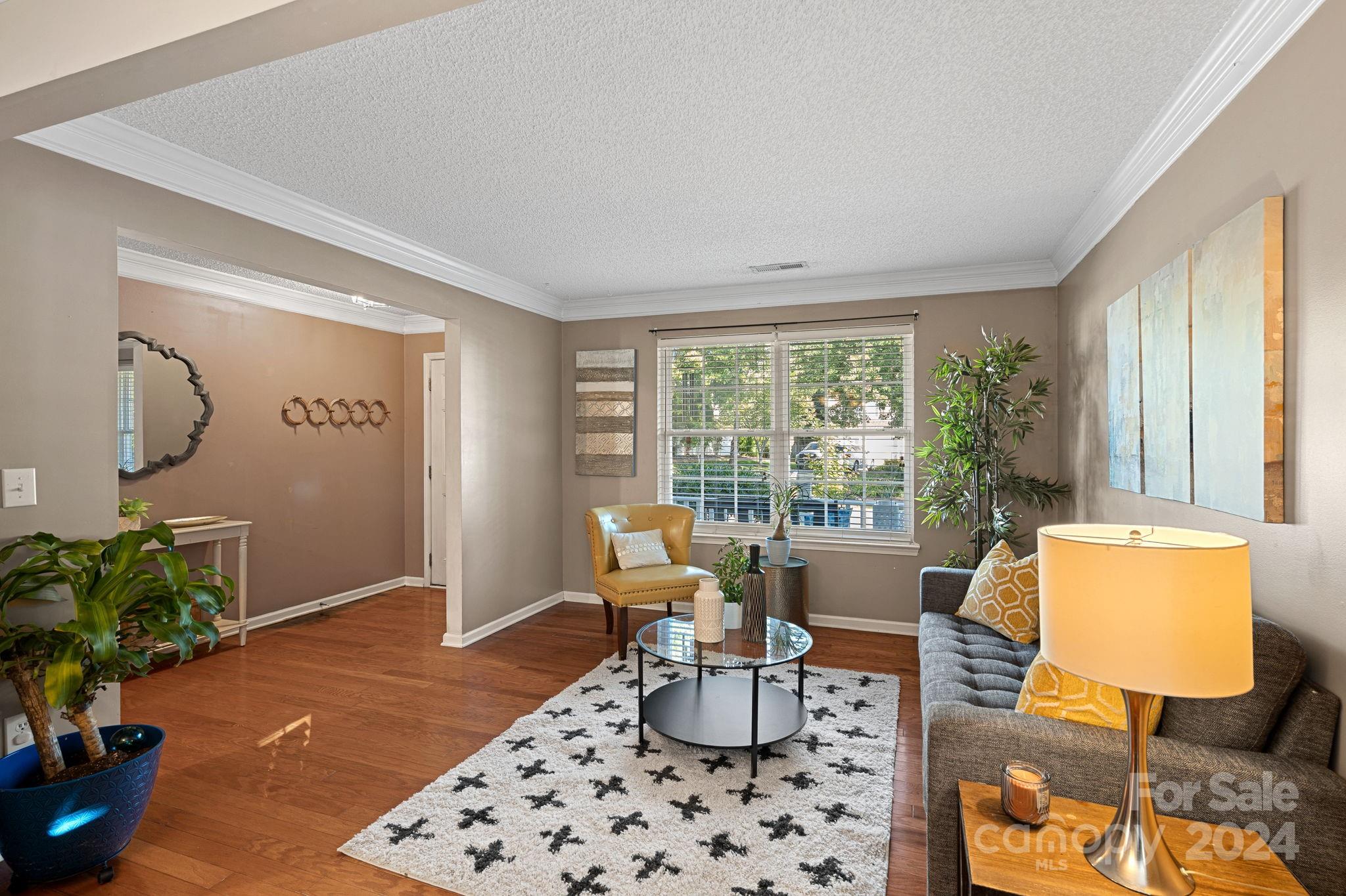 5012 Mesa Court