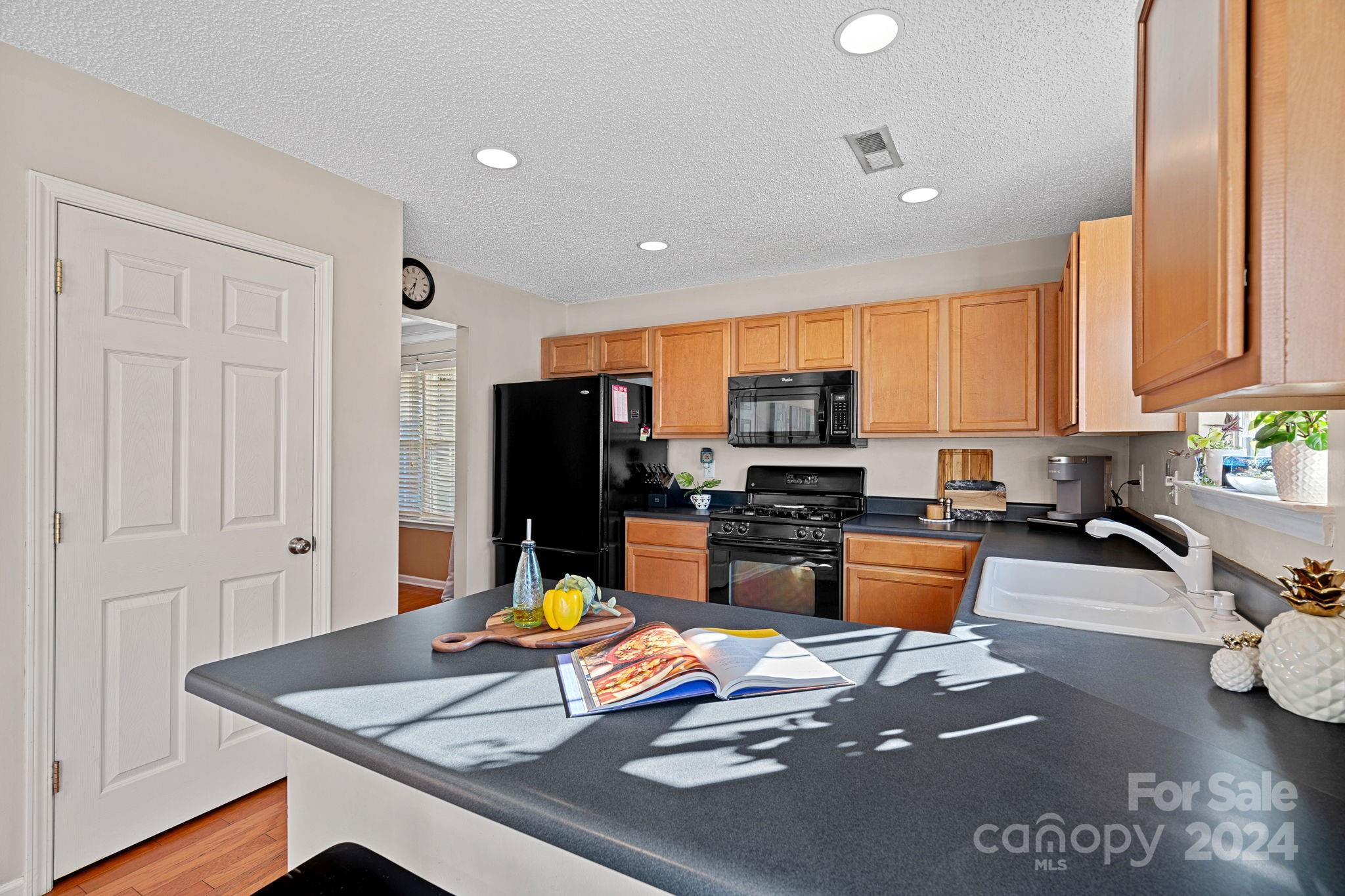 5012 Mesa Court