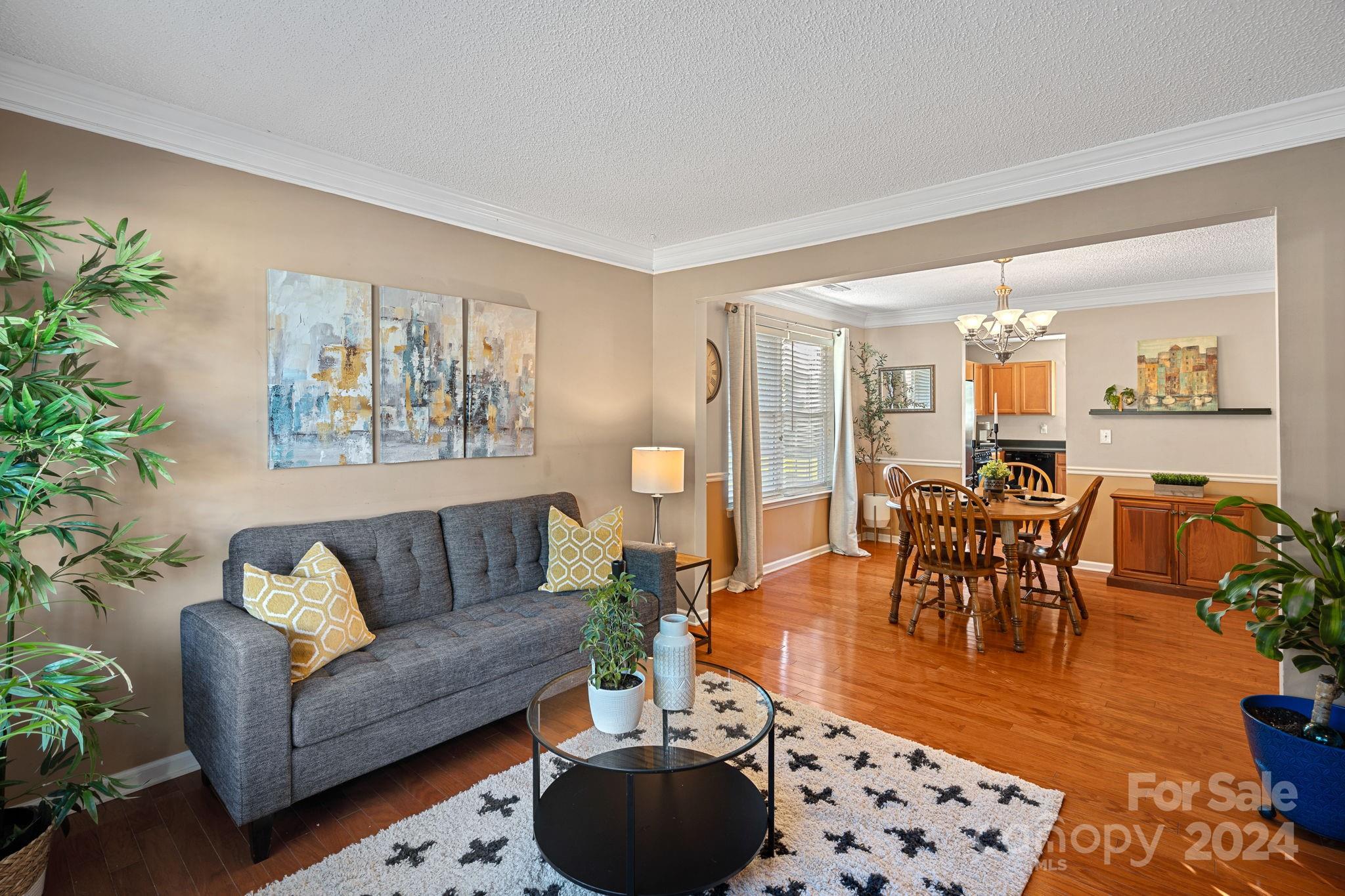 5012 Mesa Court