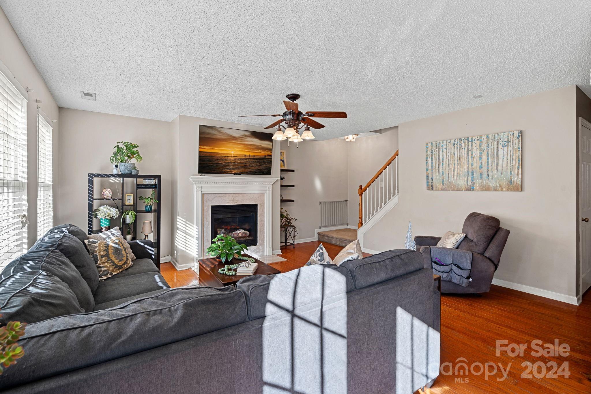 5012 Mesa Court