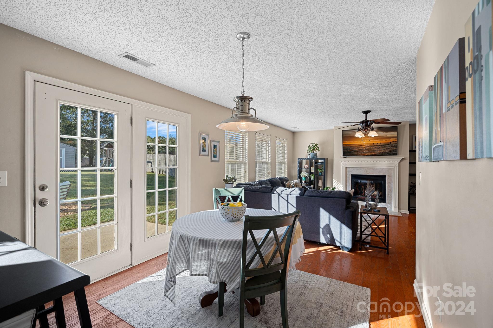 5012 Mesa Court