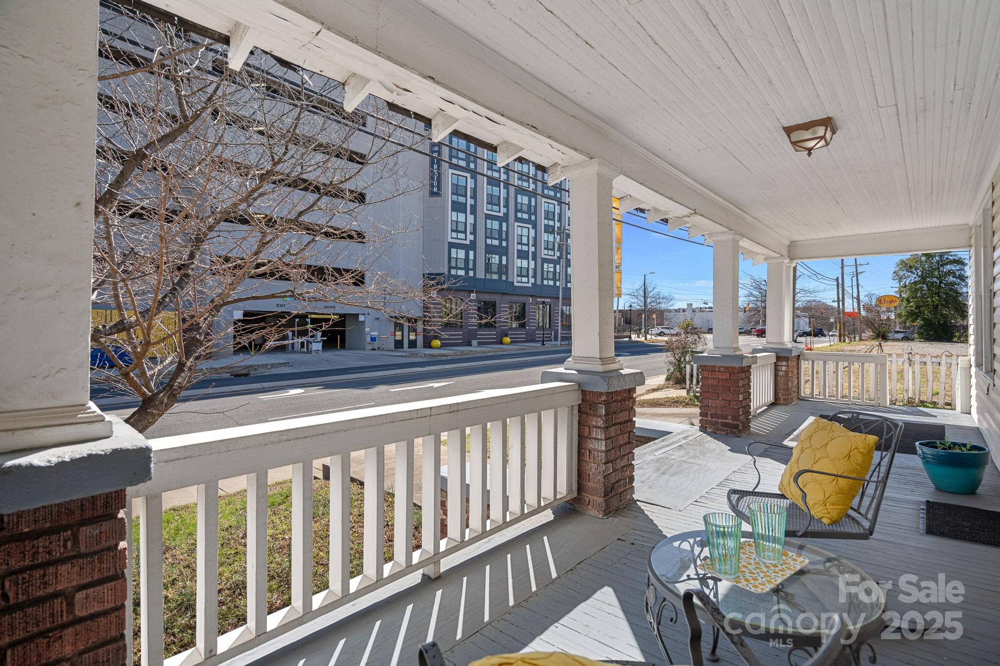 1714 S Tryon Street