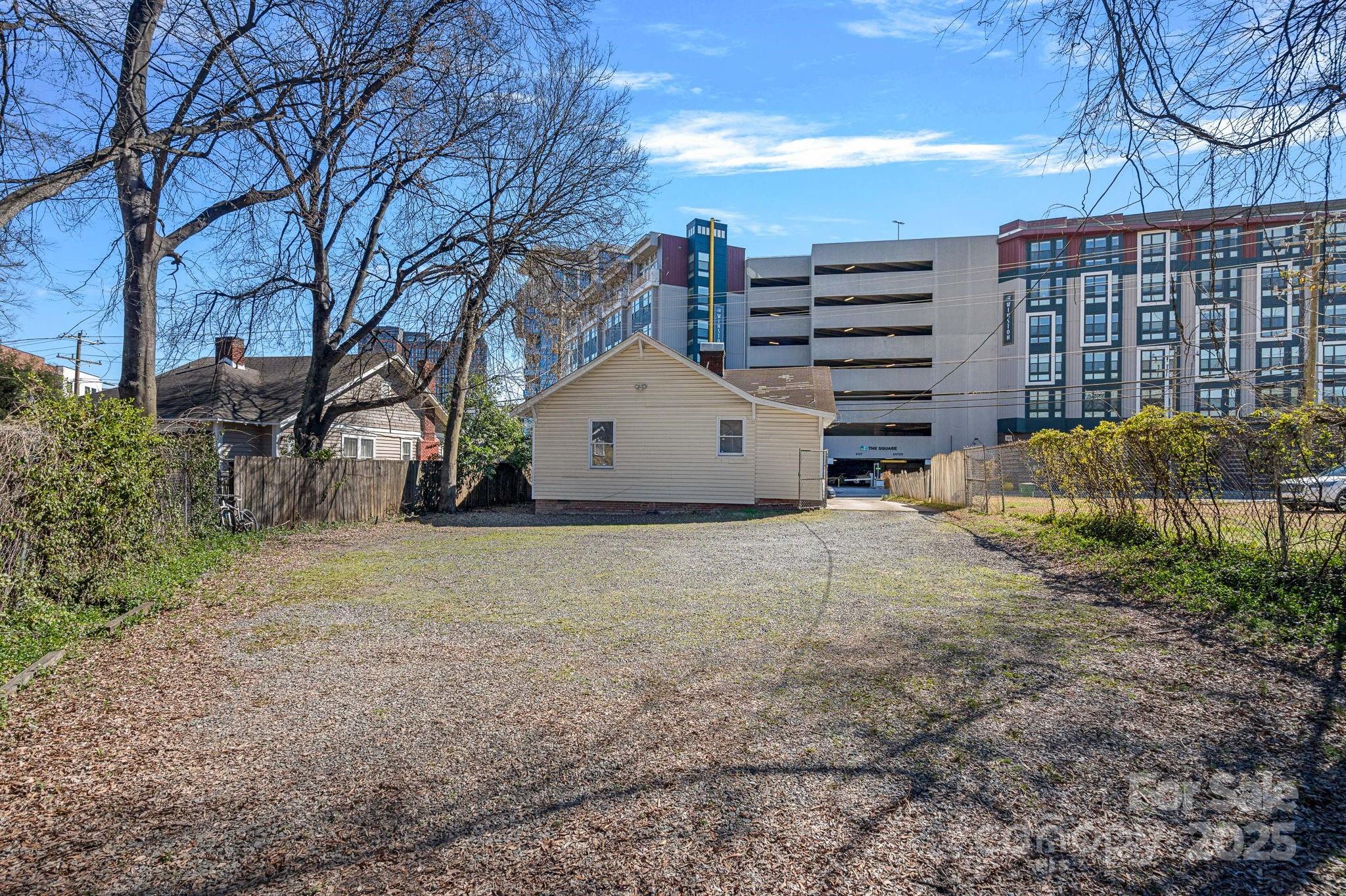 1714 S Tryon Street