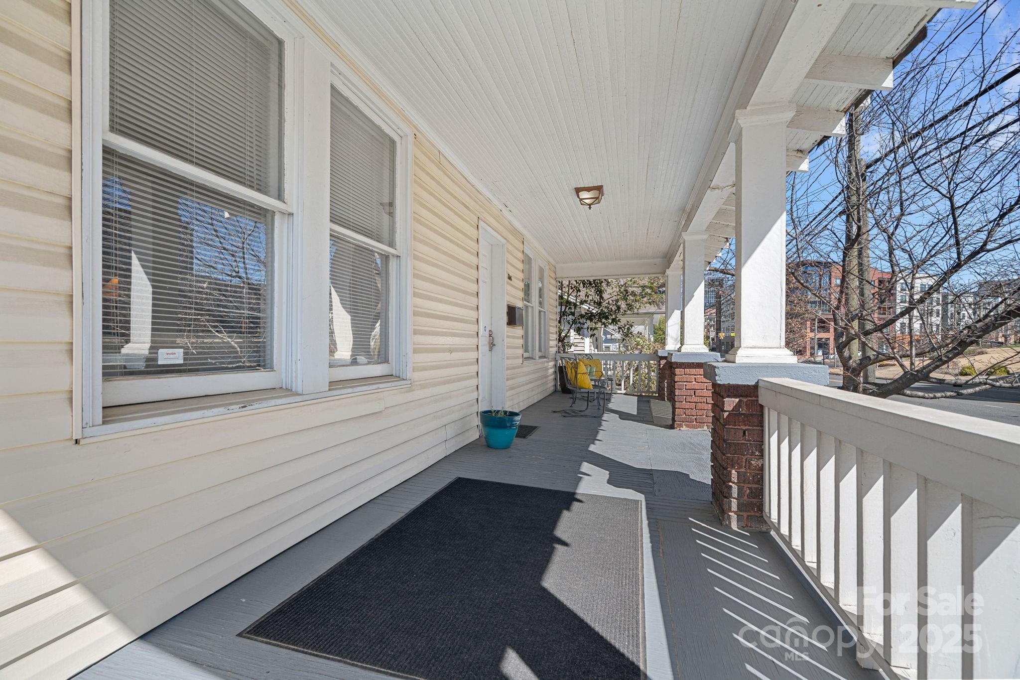 1714 S Tryon Street