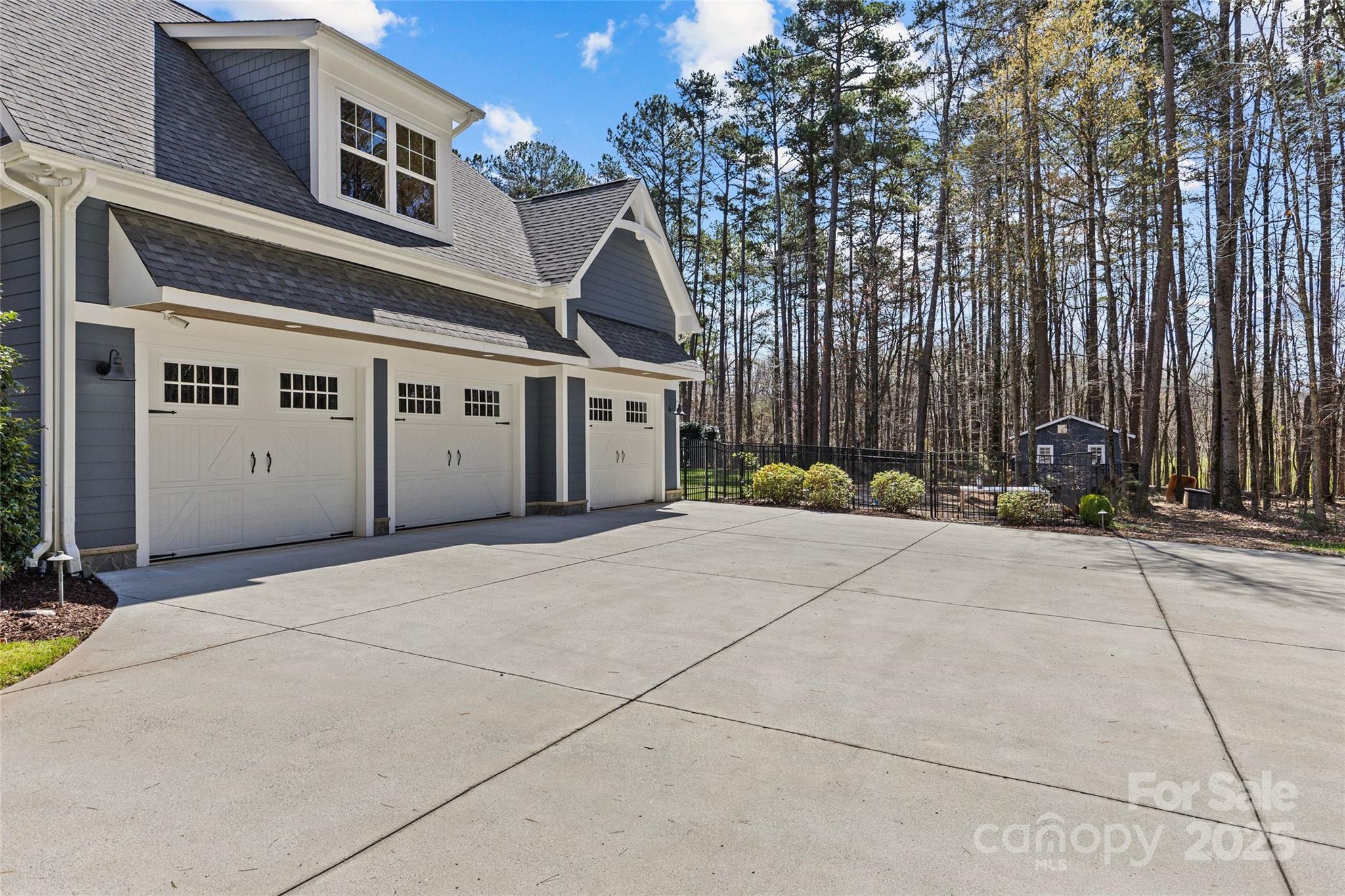 2615 Farm House Lane