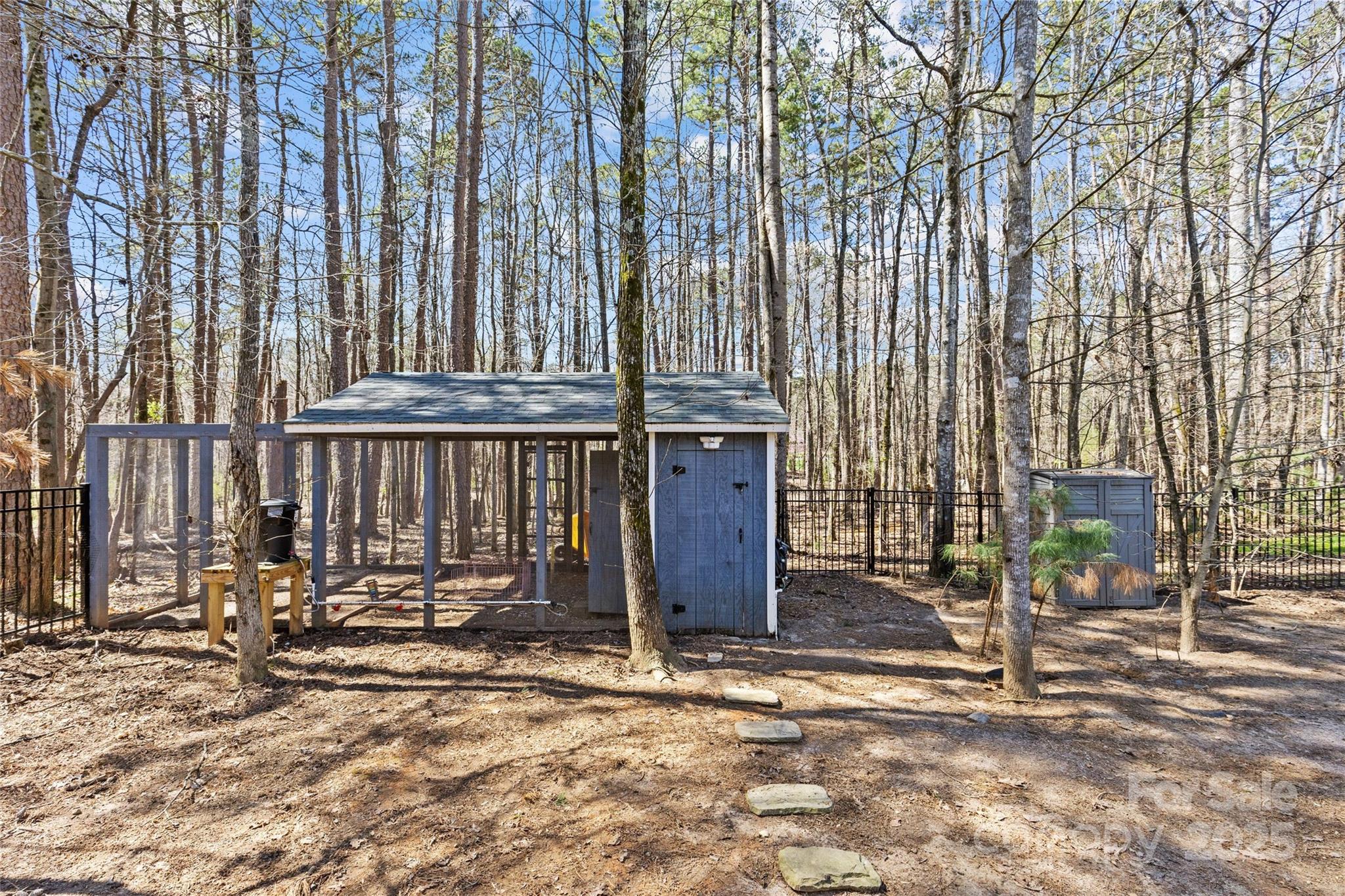 2615 Farm House Lane