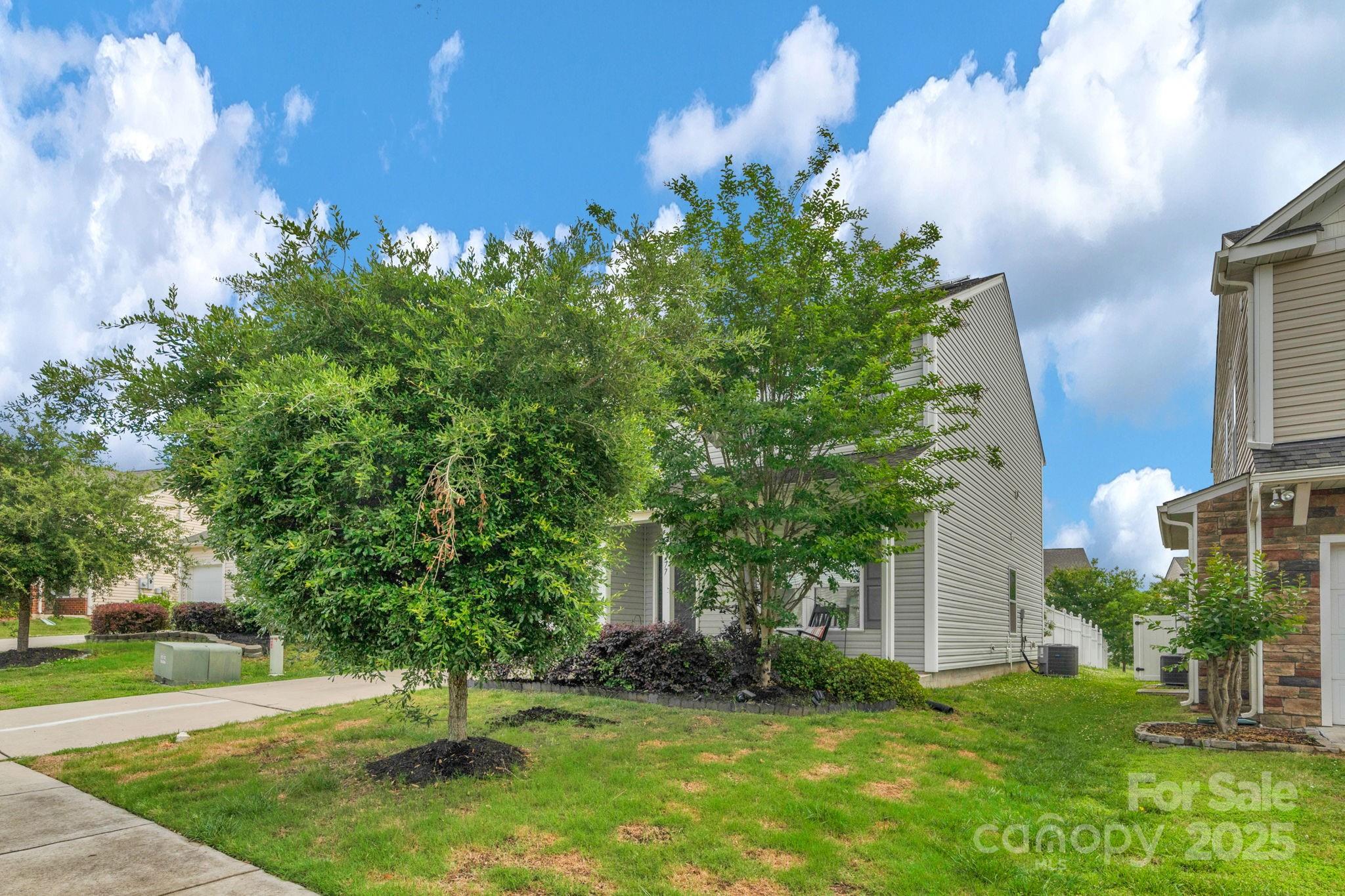 1177 Bannockburn Avenue