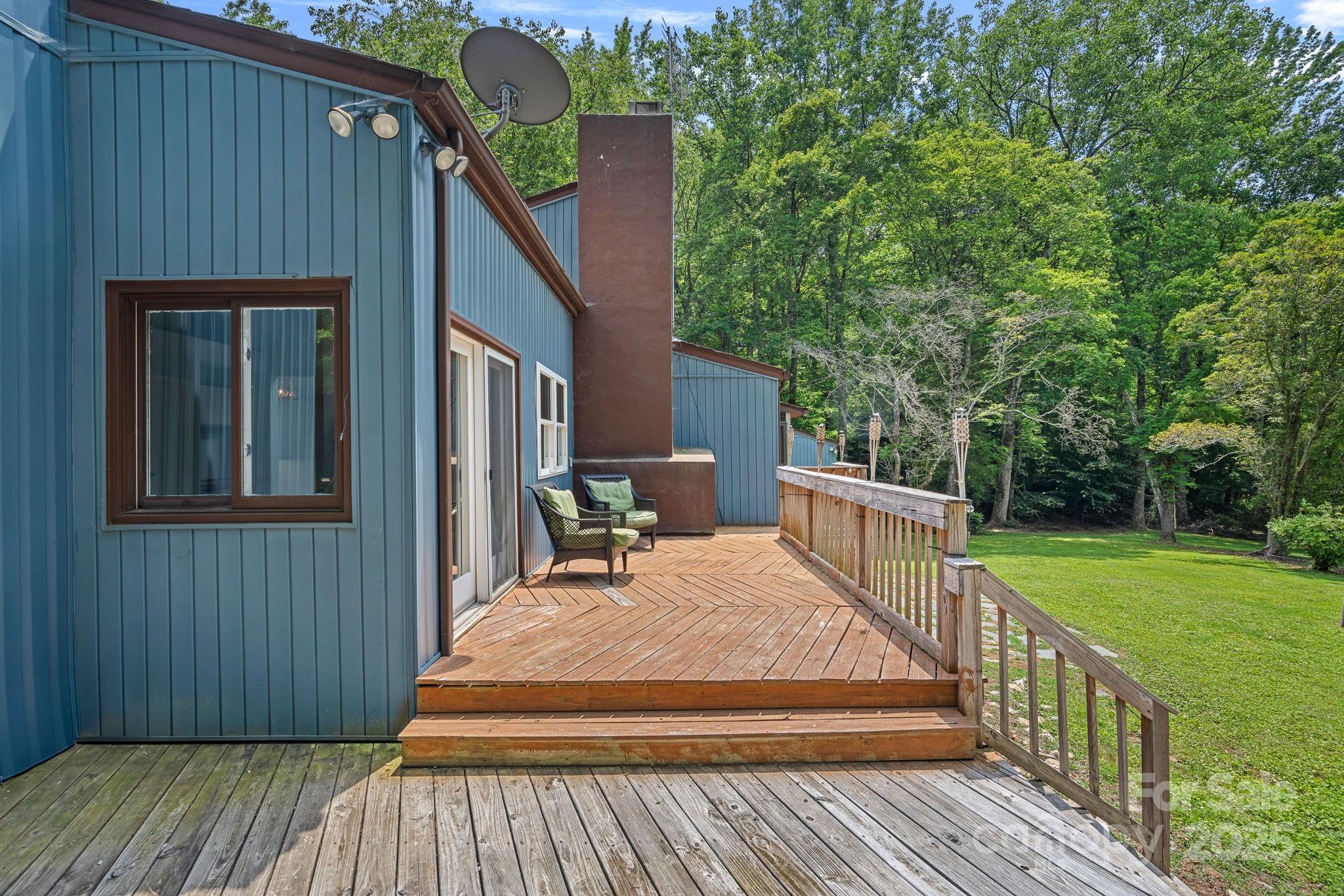640 Lochaven Road