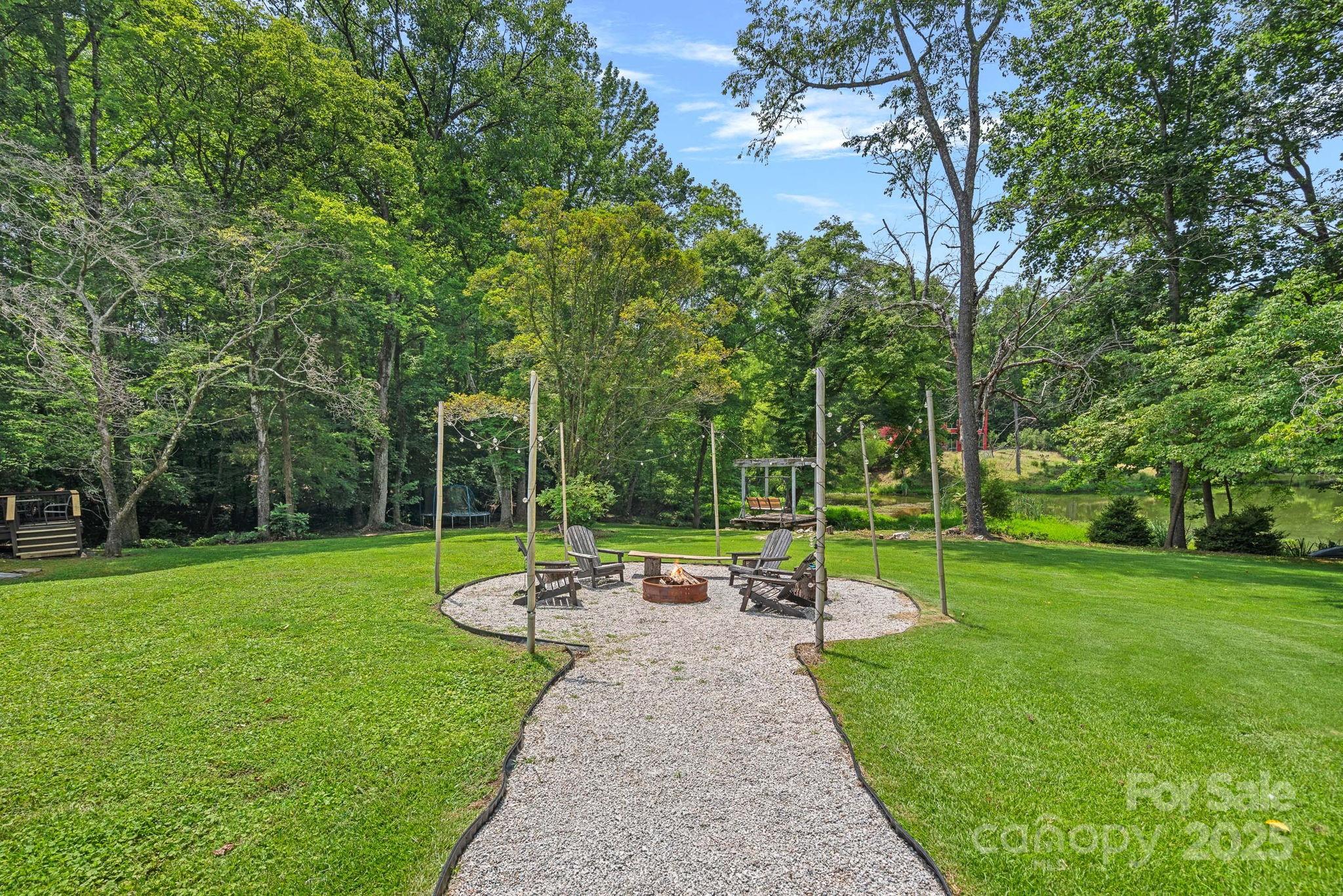 640 Lochaven Road
