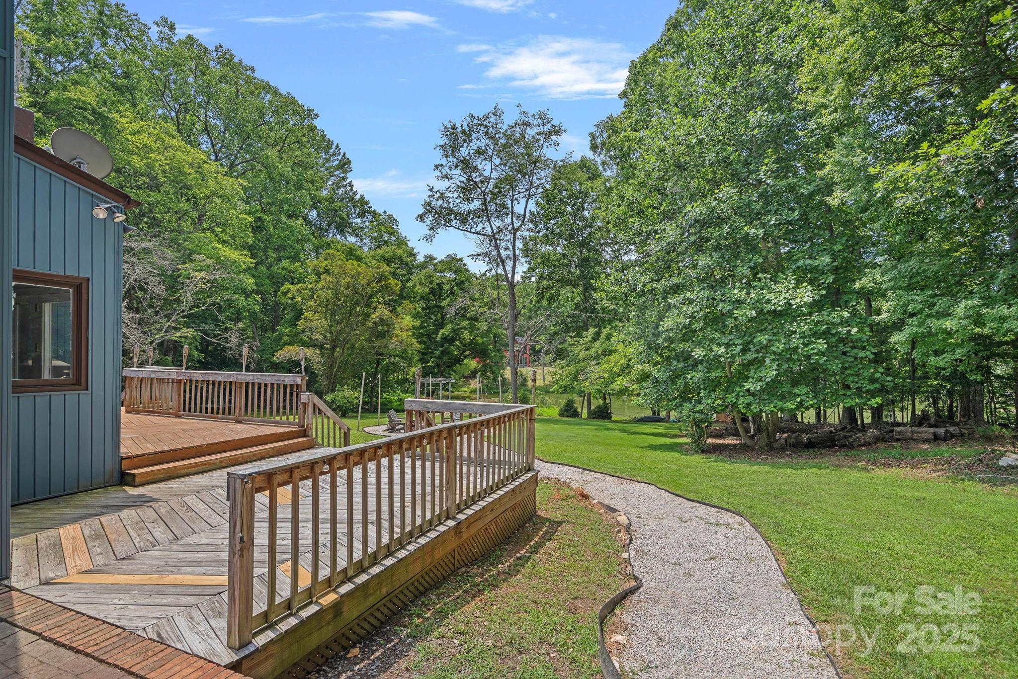 640 Lochaven Road