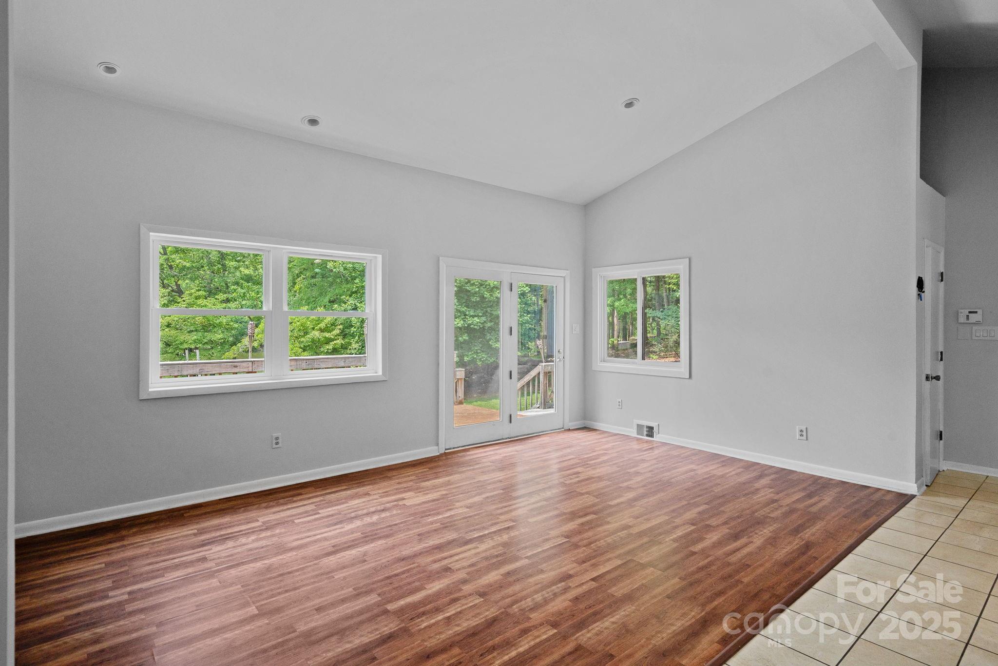 640 Lochaven Road
