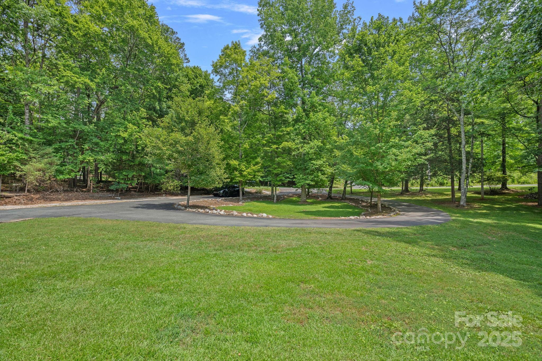 640 Lochaven Road