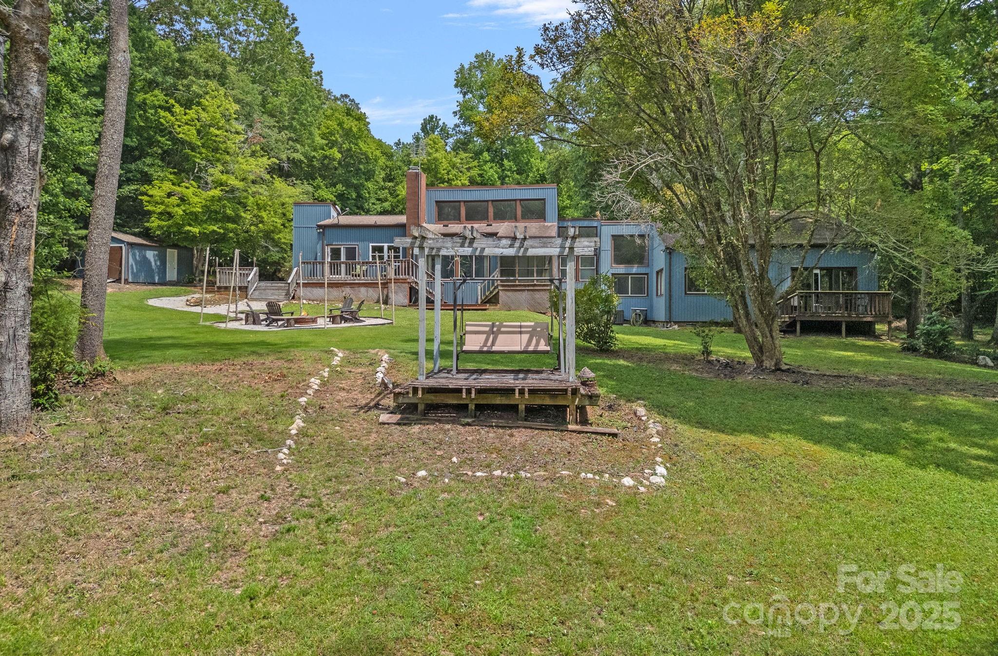 640 Lochaven Road
