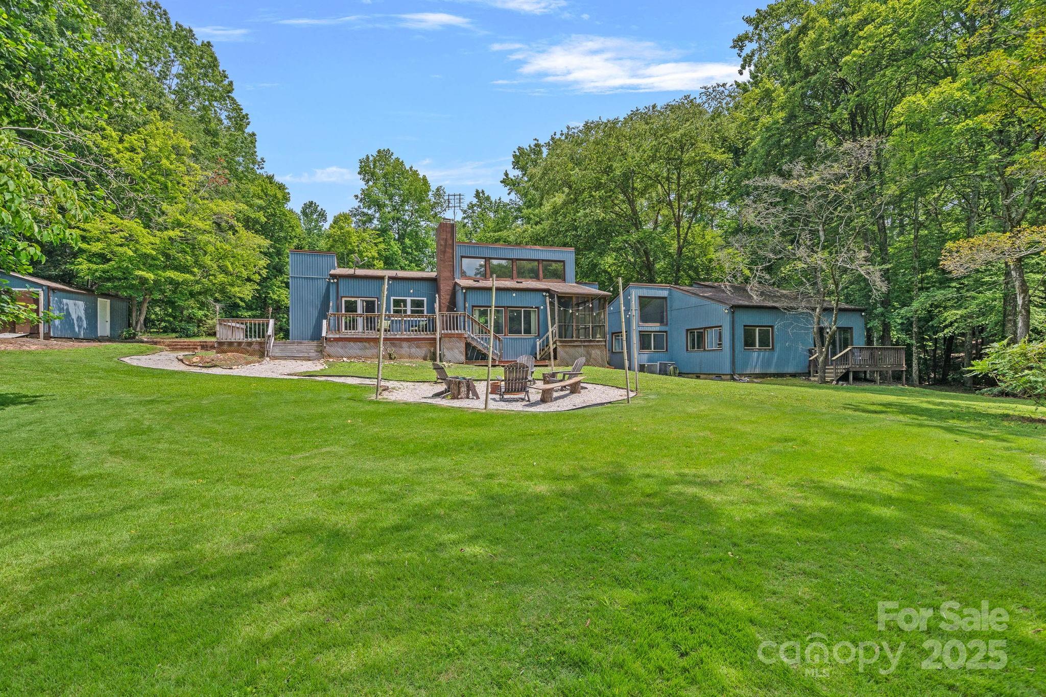 640 Lochaven Road