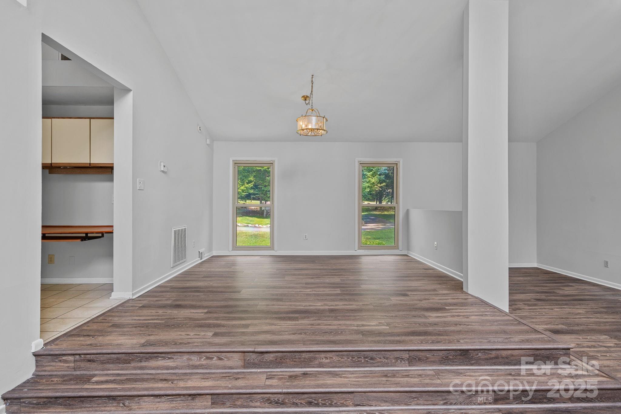 640 Lochaven Road