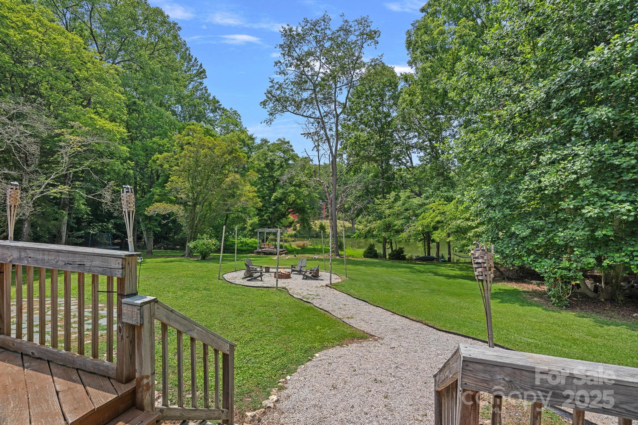 640 Lochaven Road