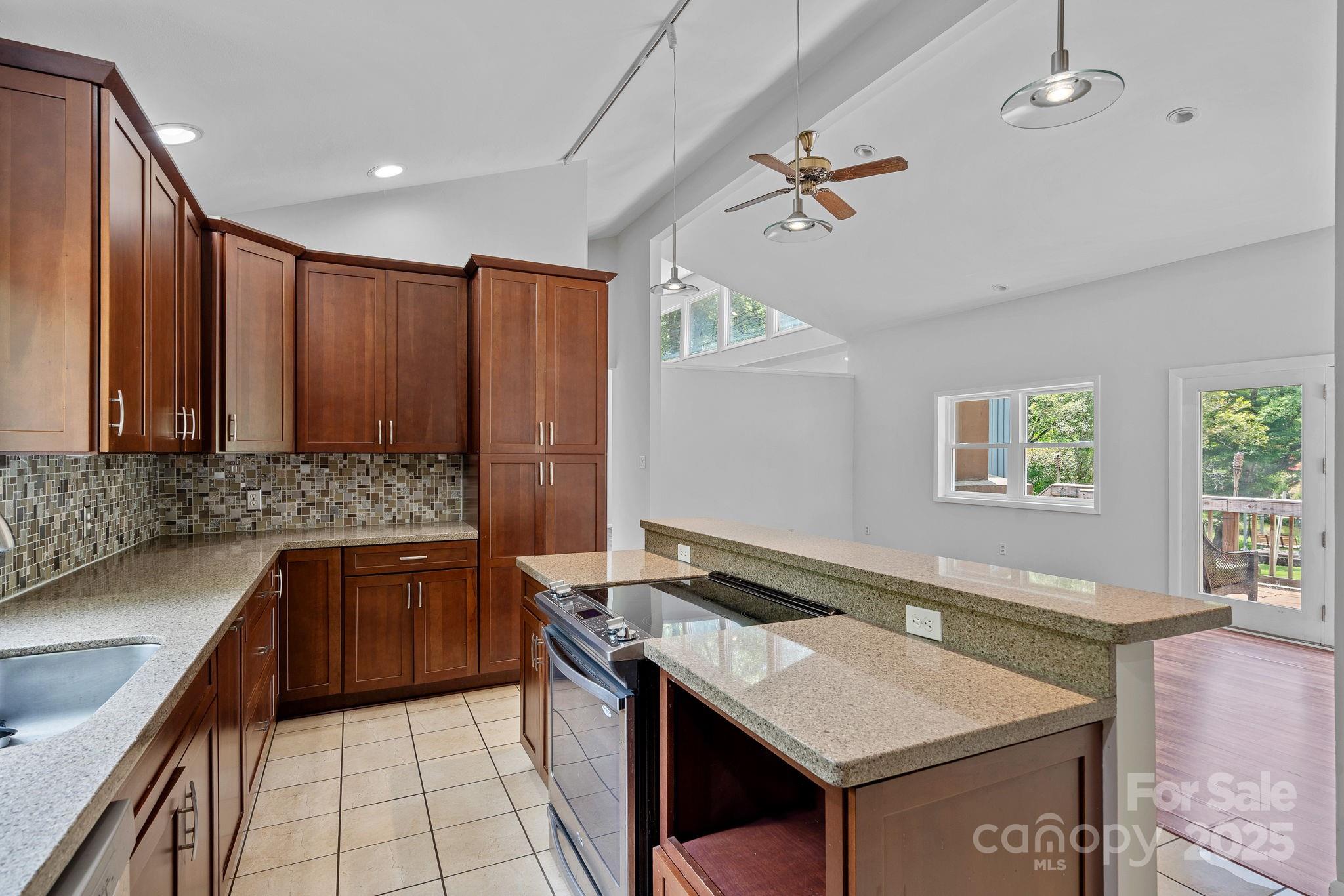 640 Lochaven Road