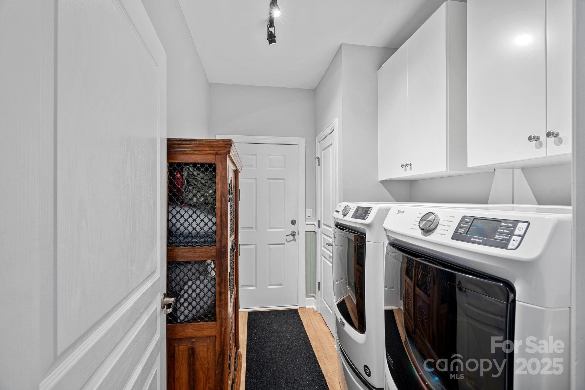 1108 Phar Lap Drive