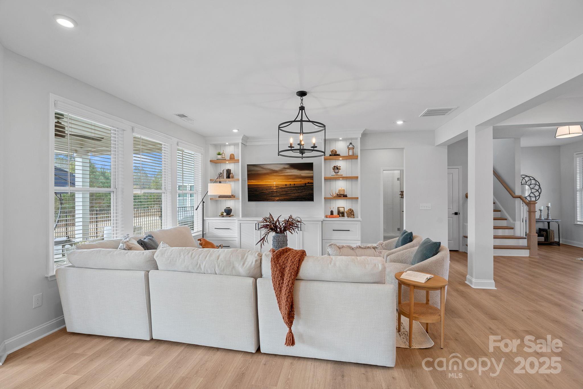 2253 Masons Bend Drive