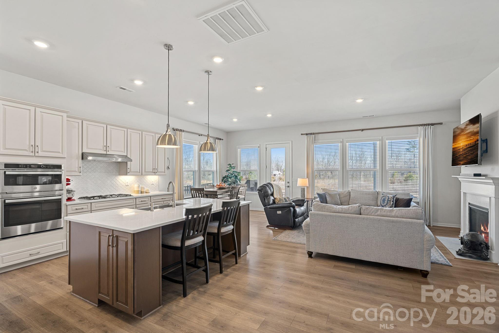 406 Portrait Way