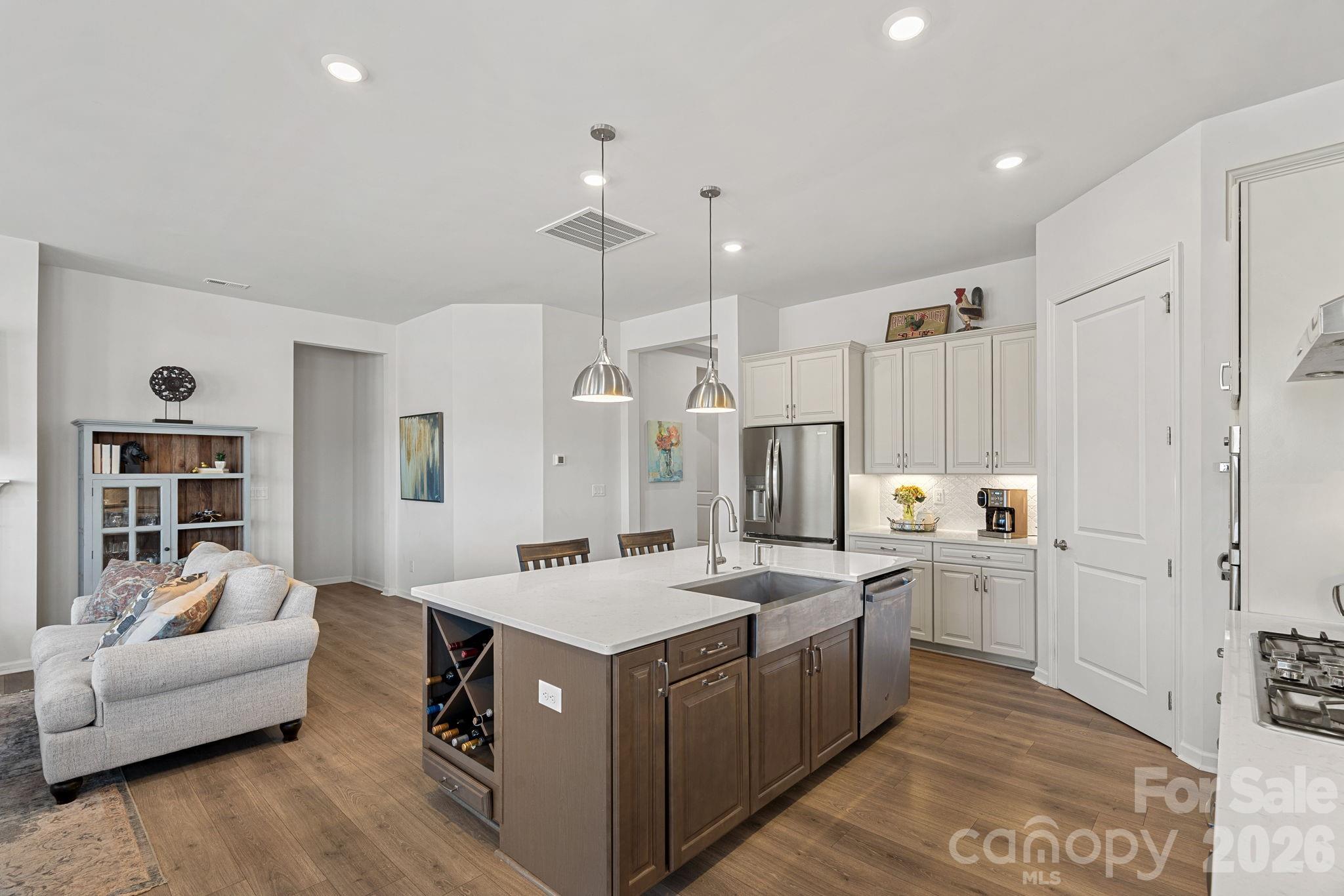 406 Portrait Way