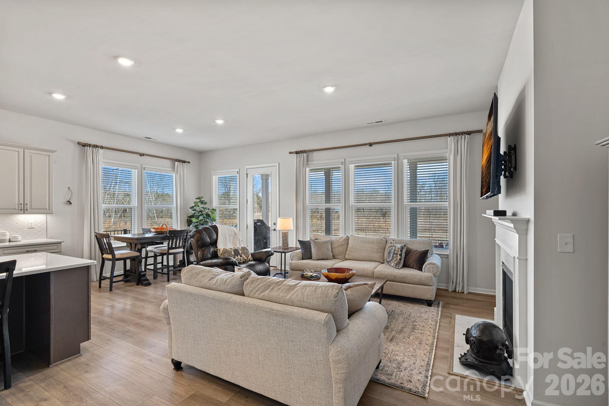 406 Portrait Way