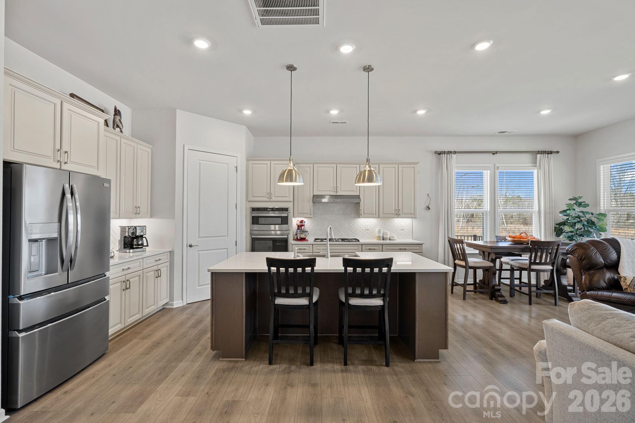 406 Portrait Way