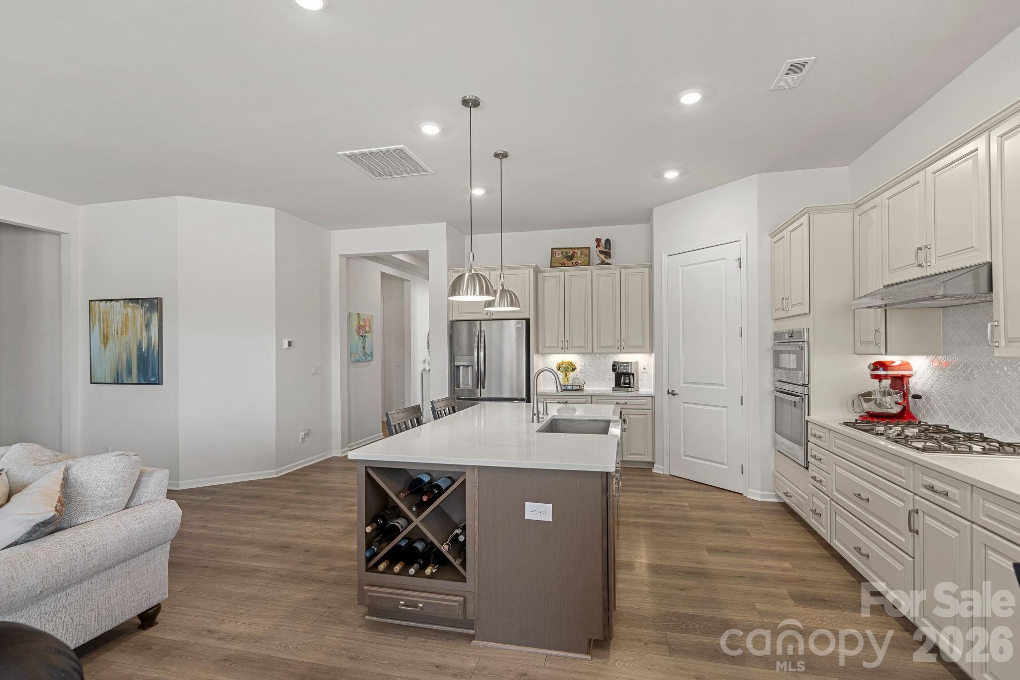 406 Portrait Way