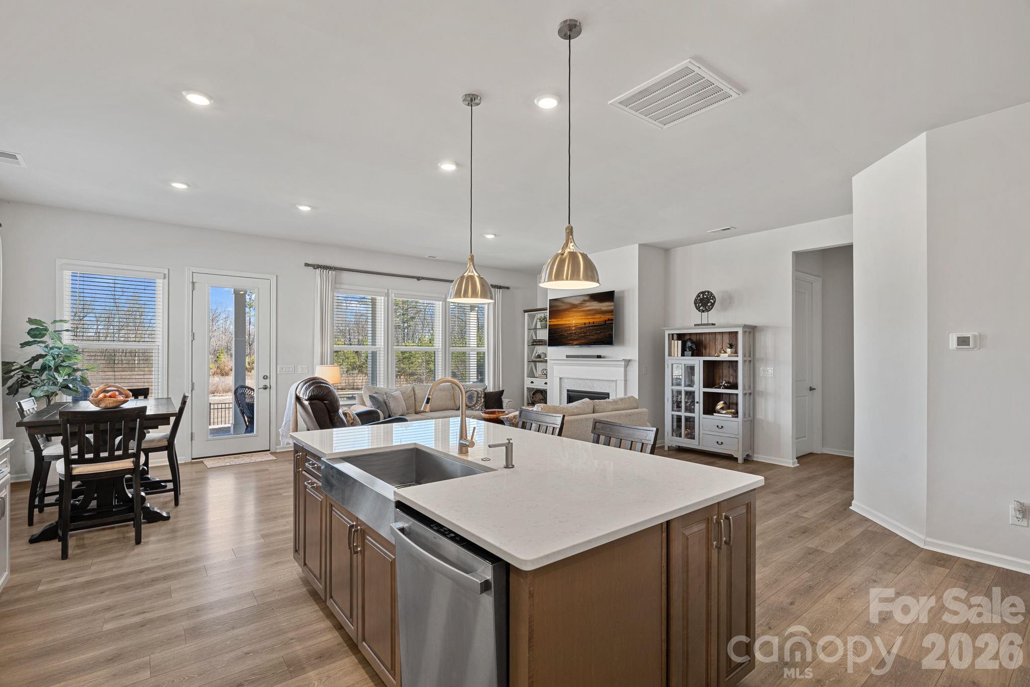 406 Portrait Way