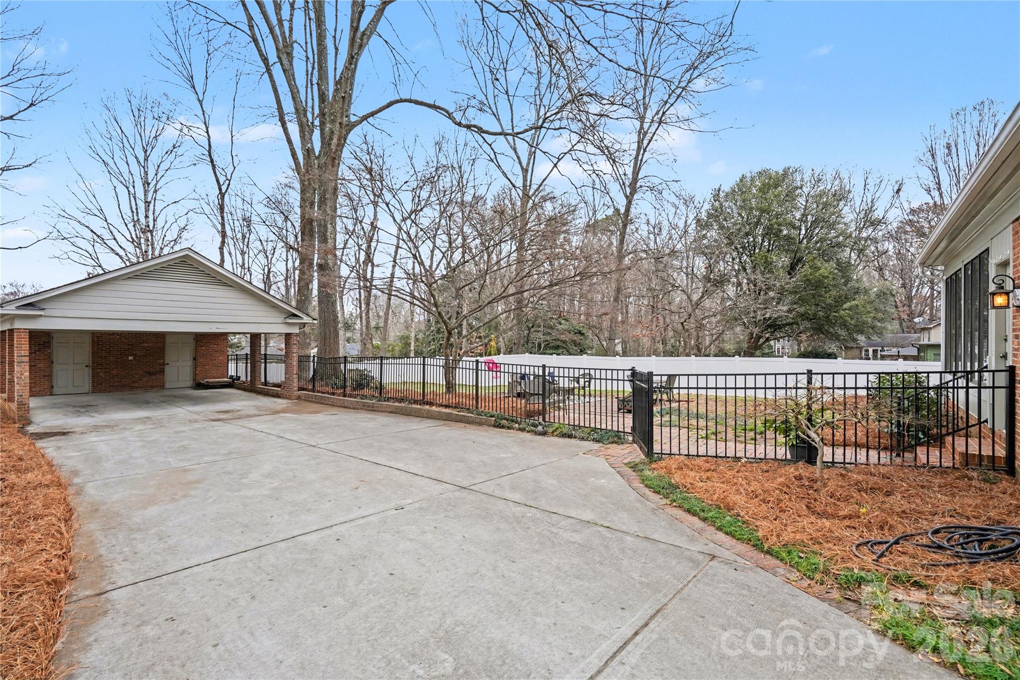 819 Ashmeade Road