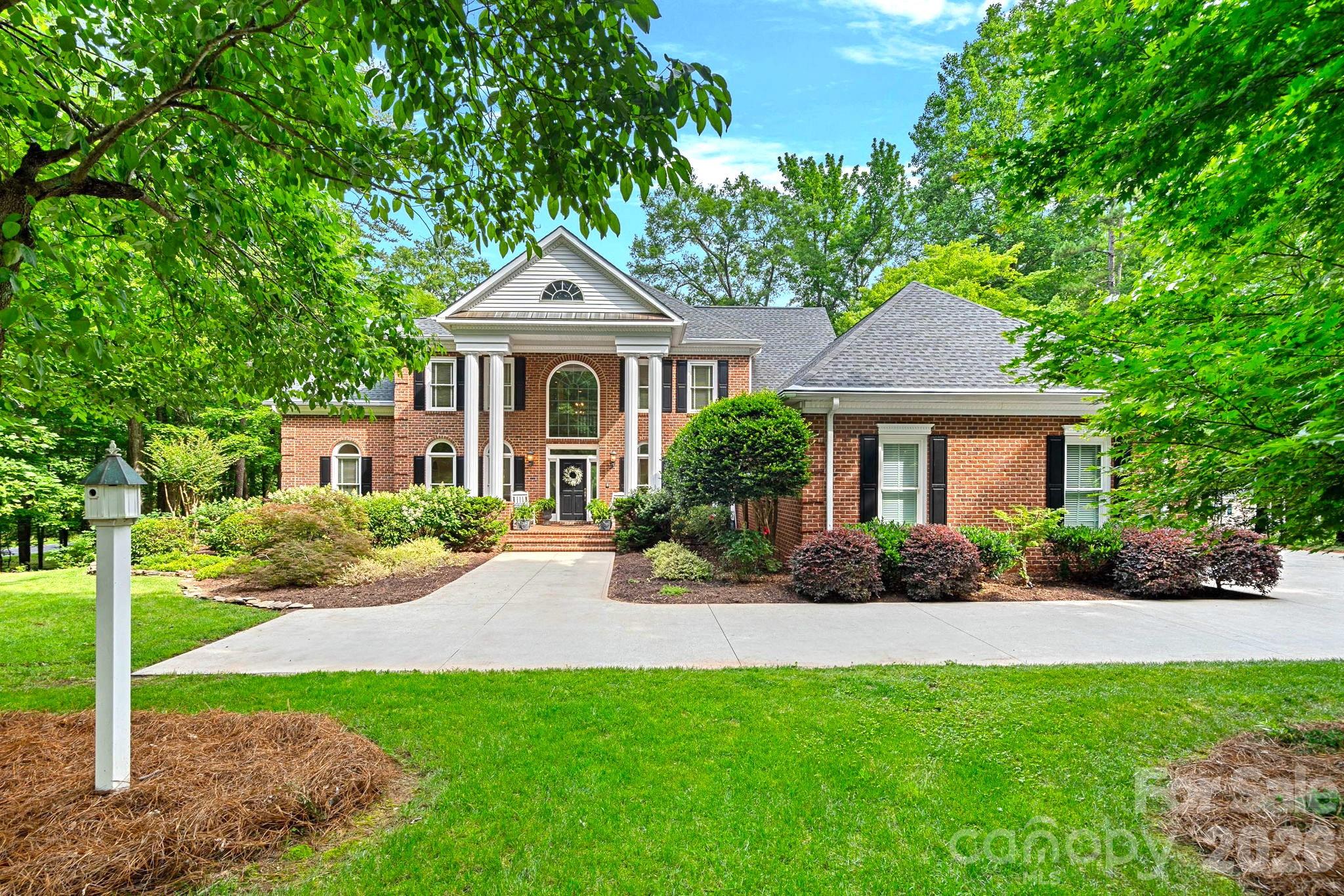 1317 Longleaf Court